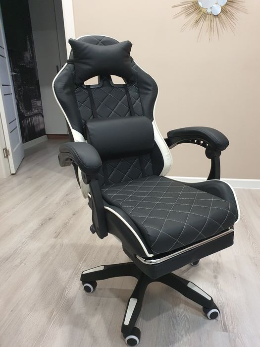 Компьютерное и офисное кресло, отличного качества