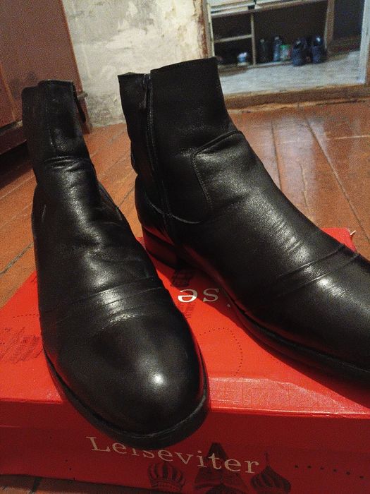 Обувь кожанная размер 45 ни разу не одевалась. Очень теплая