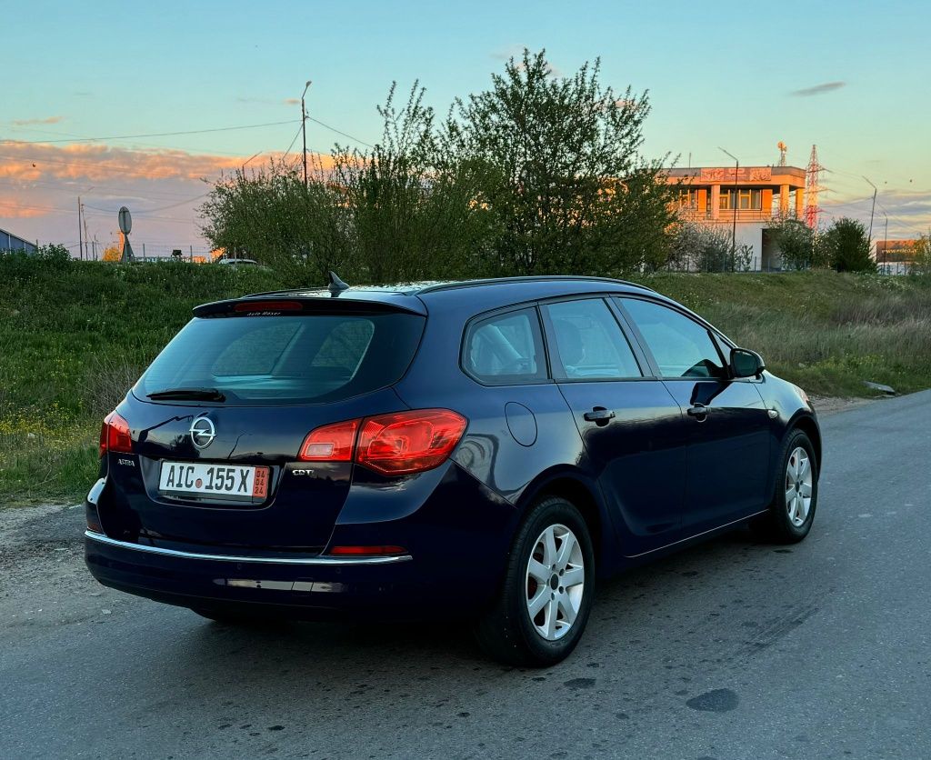 Opel Astra J cdti 2012 08  euro 5 consum mic!