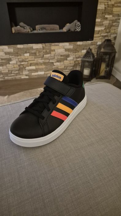 Кецове/маратонки Adidas нови