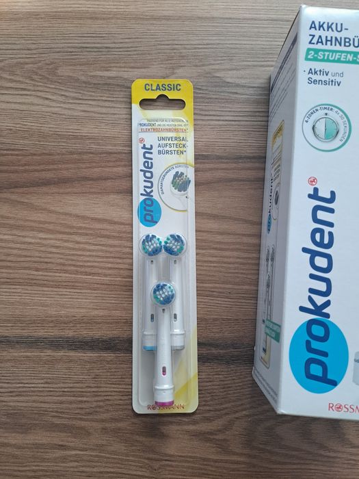 Електрическа четка за зъби със зарядно