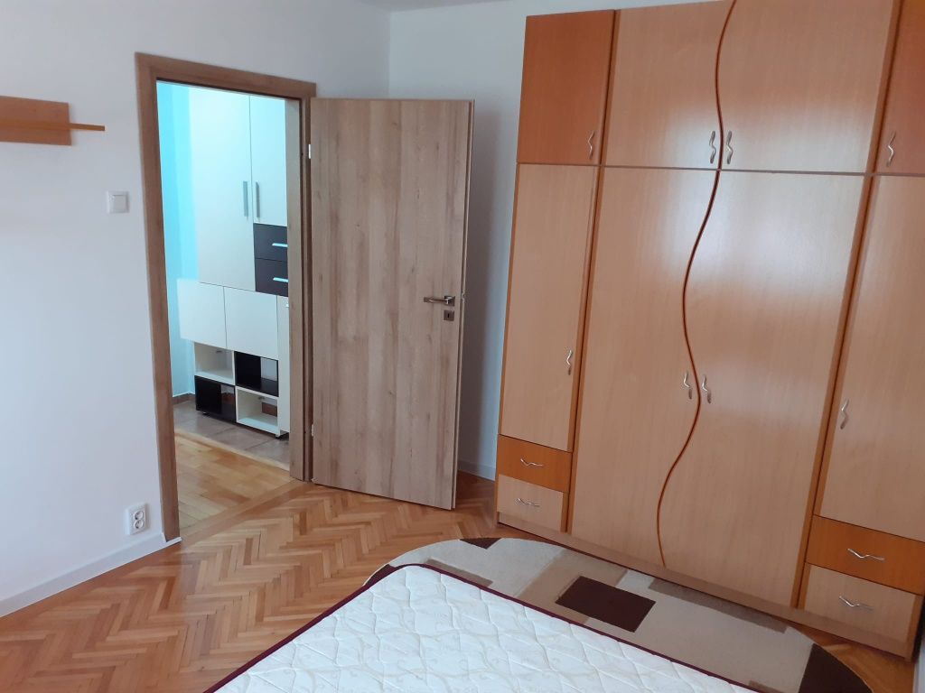 Apartament 2 camere de închiriat