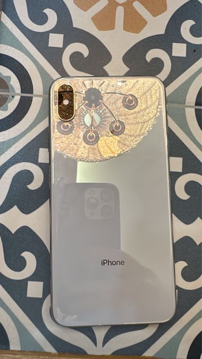 Айфон xs max  белый . 64гб
