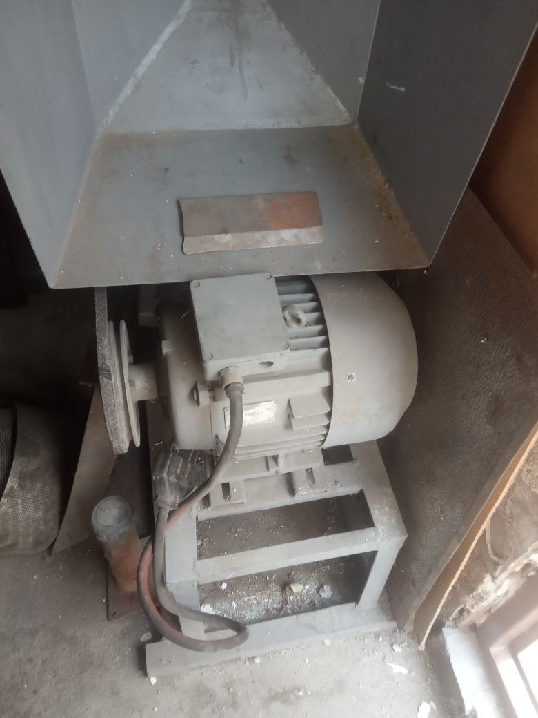 Ярмомелка четирифазен двигател 5 kw