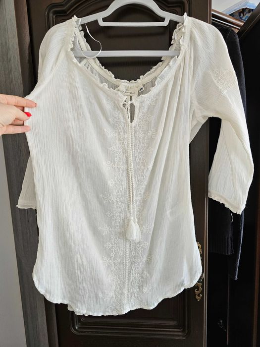 IE H&M marimea 38, noua