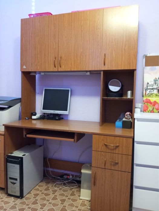 рабочий стол коричневый