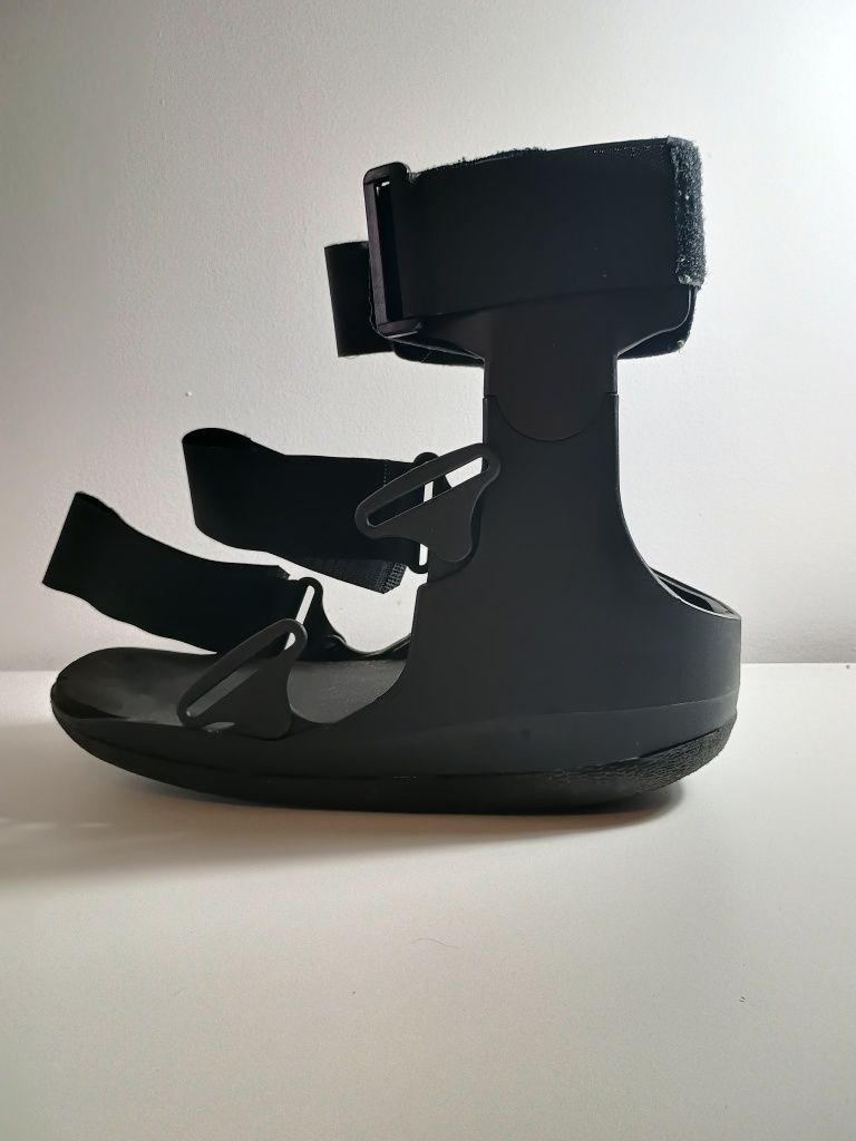 Orteza Walker scurta de la BraceID