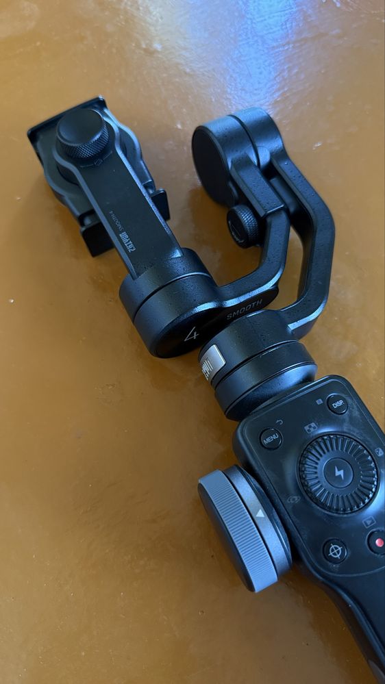 Zhiyun smooth 4 Kelishiladi
