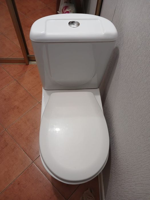 Унитаз в отличном состояний