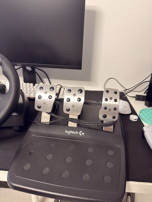 Volan Logitech G29 cu schimbator!