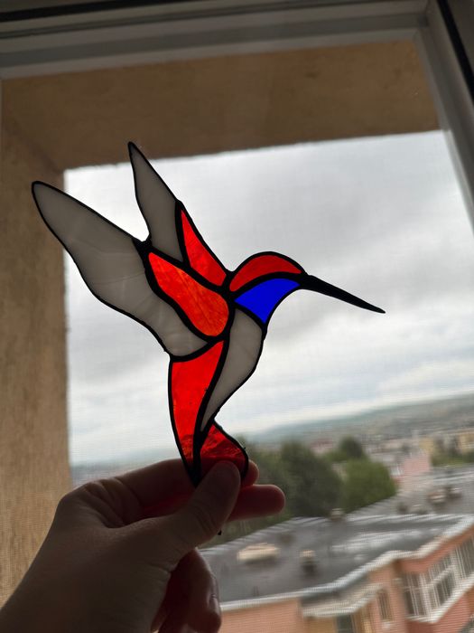 Colibri decorativ din sticlă colorată – vitraliu handmade