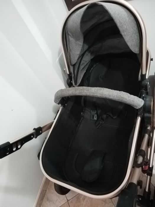 Carucior 2in1 folosit putin