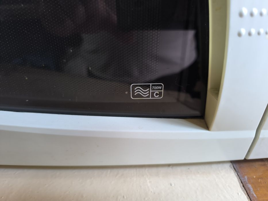 Продается микроволновая печь 700W 20 литров