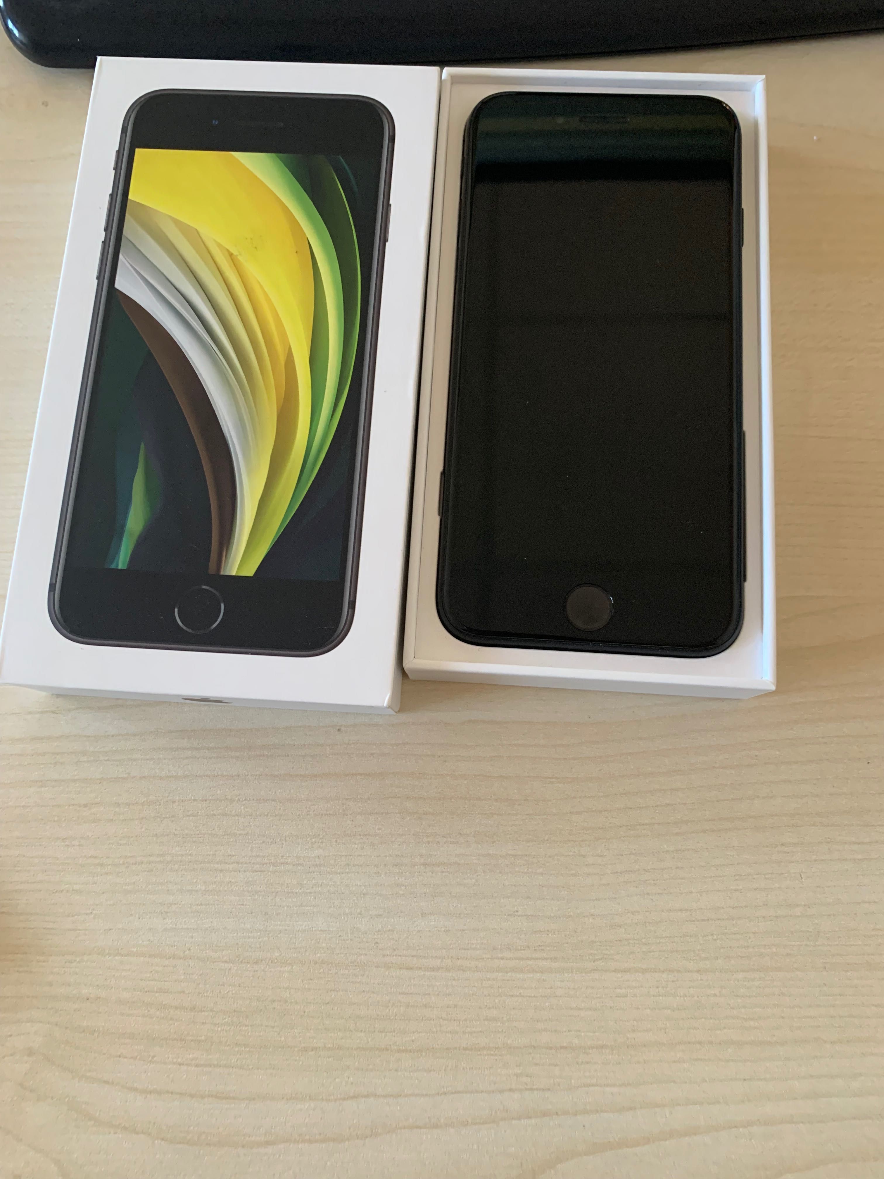 Продавам iPhone se2020