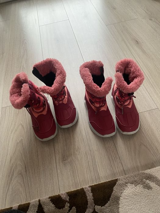 50 lei perechea - disponibil 2 perechi  marimea 28 ( 18,6 cm)