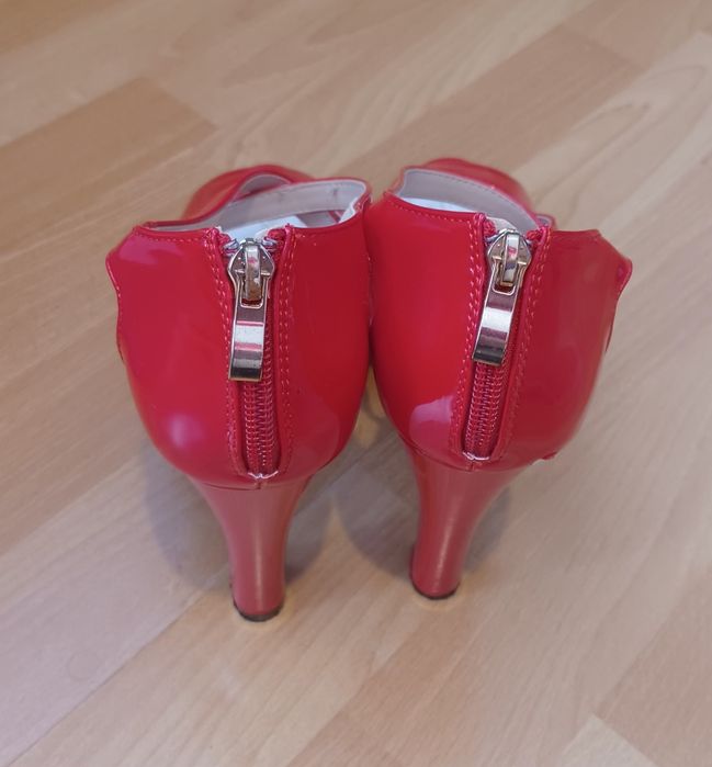 Sandale rosii elegante, cu platforma