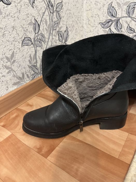 Продам зимние сапоги