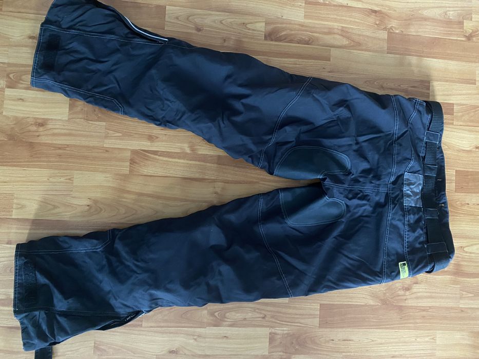 Pantaloni protectie ( moto)