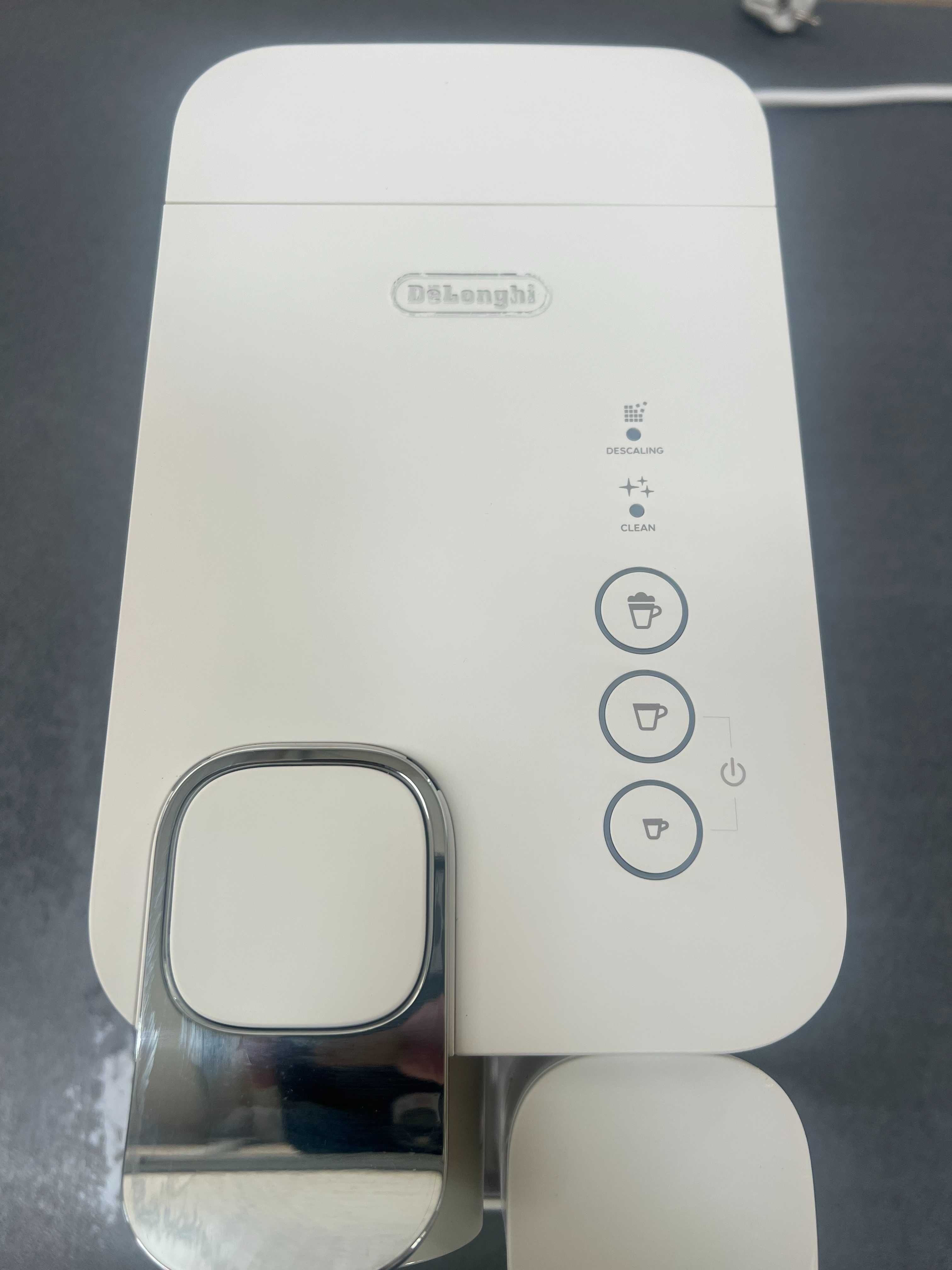 Кафемашина с капсули DeLonghi Lattissima One EN 510.W