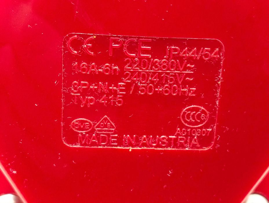 Priza  trifazica aplicata 3P+N + E , 16A - 32A , 380 V