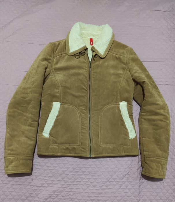 Geaca maro groasă, material ca de lana, mărimea S, Diveded