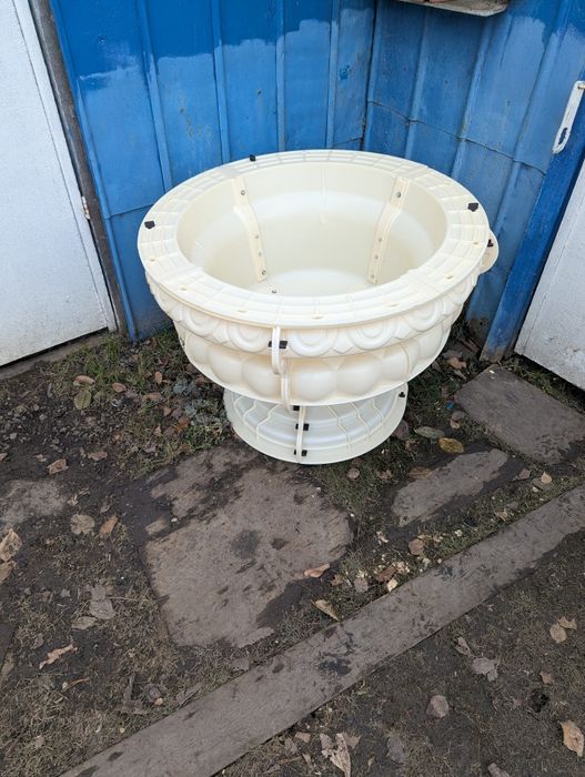Продам форму для литья вазонов