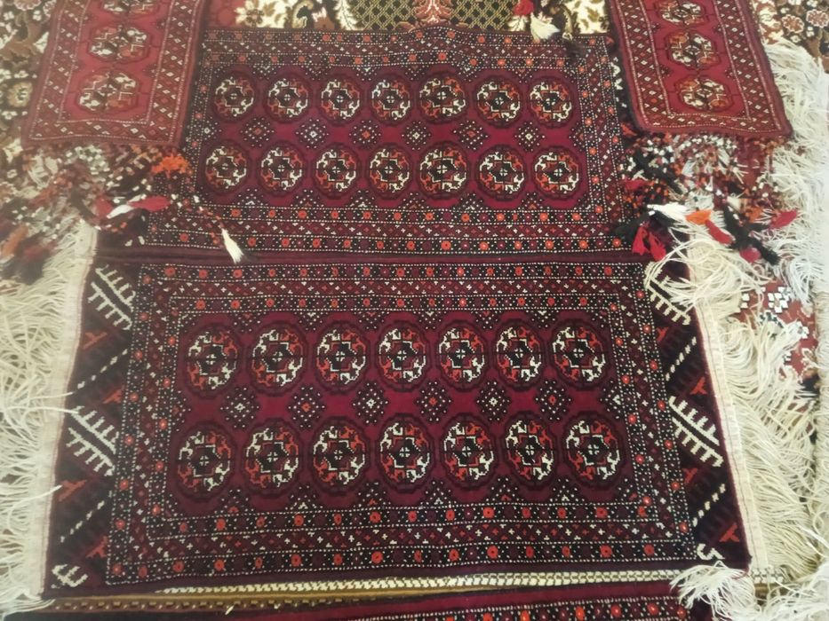 Туркман гилам яхши холатда