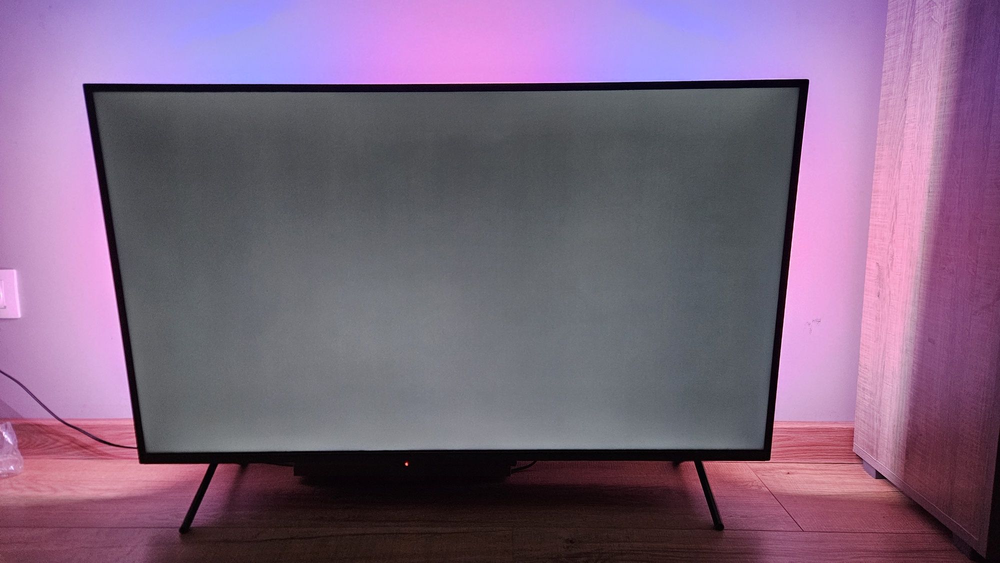 Philips LED 4K Ambilight TV 43"