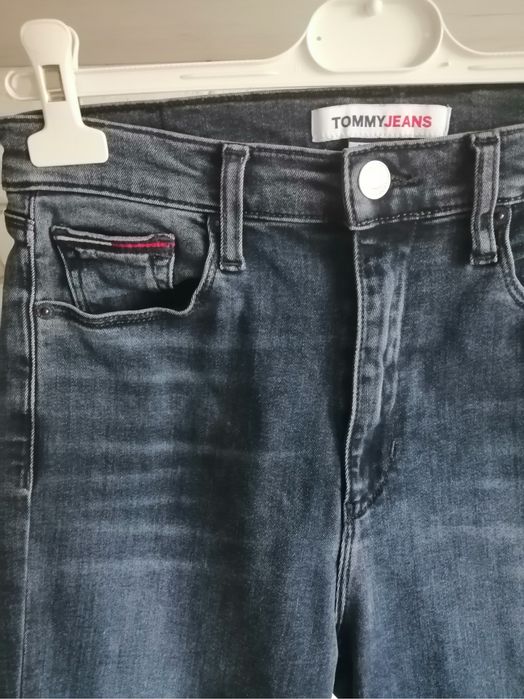 Сет Tommy Hilfiger, дънки и пуловер