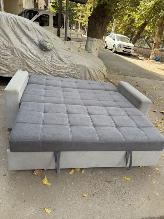 Сотилади диван холати зур айби йок