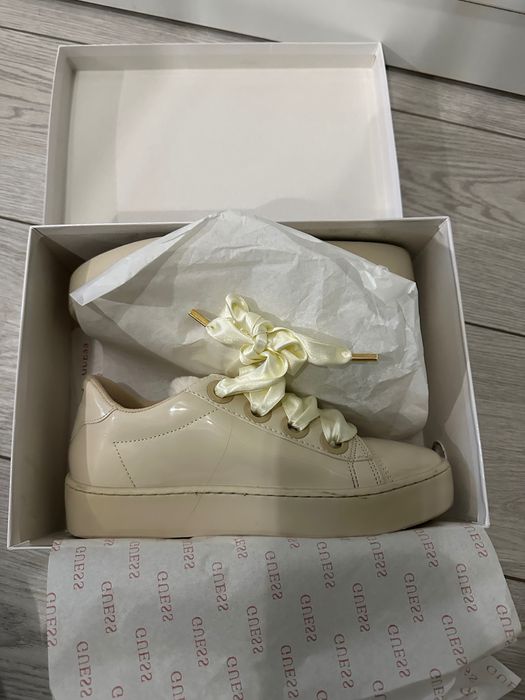 Дамски кецове Guess 38 номер