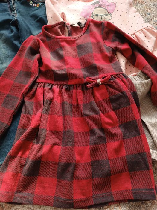 Дънки Boboli и рокли за момиче -110 р-р