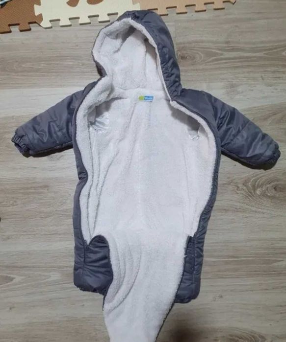 Combinezon ,marimea 74