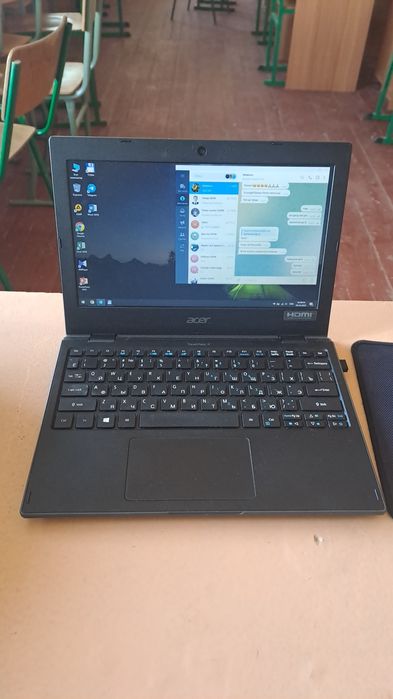 Netbook jaqsi taza islewleri 4 Gbayt RAM SSD 240 Gbayt