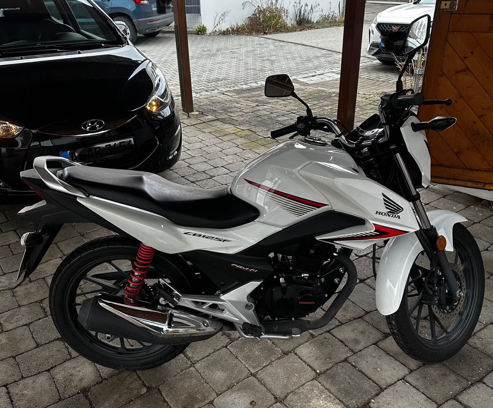 HONDA CB125F IMPECABILA Imp Germania! ( CBF 16 ani A1 CBR YZF Duke )