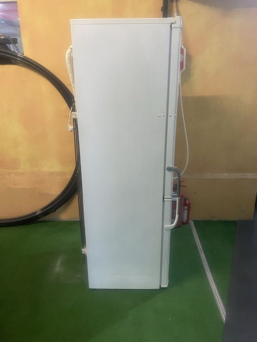 Vand frigider Arctic