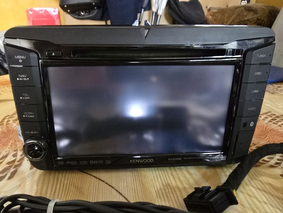 Kenwood DNX521VBT за VW Passat B6 / B7 Golf 5 и много други