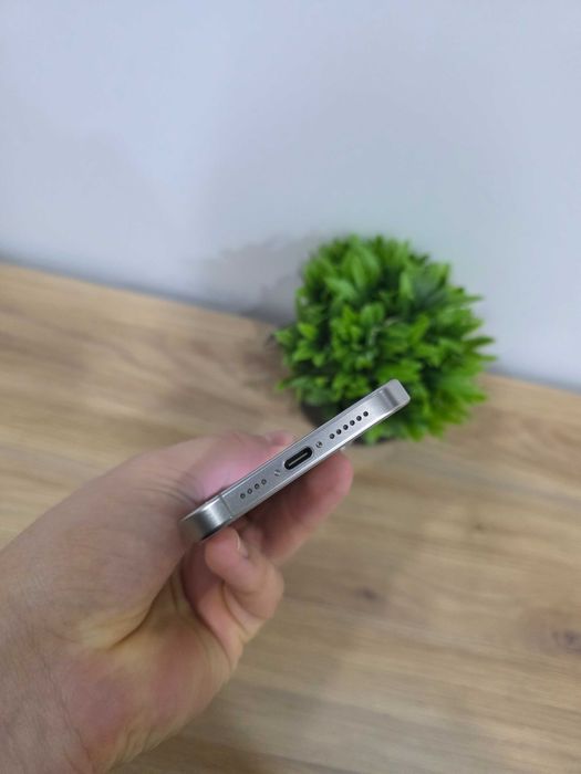 iPhone 15 Pro Max 512GB  Батерия 91% • Физическа SIM Отлично състояние