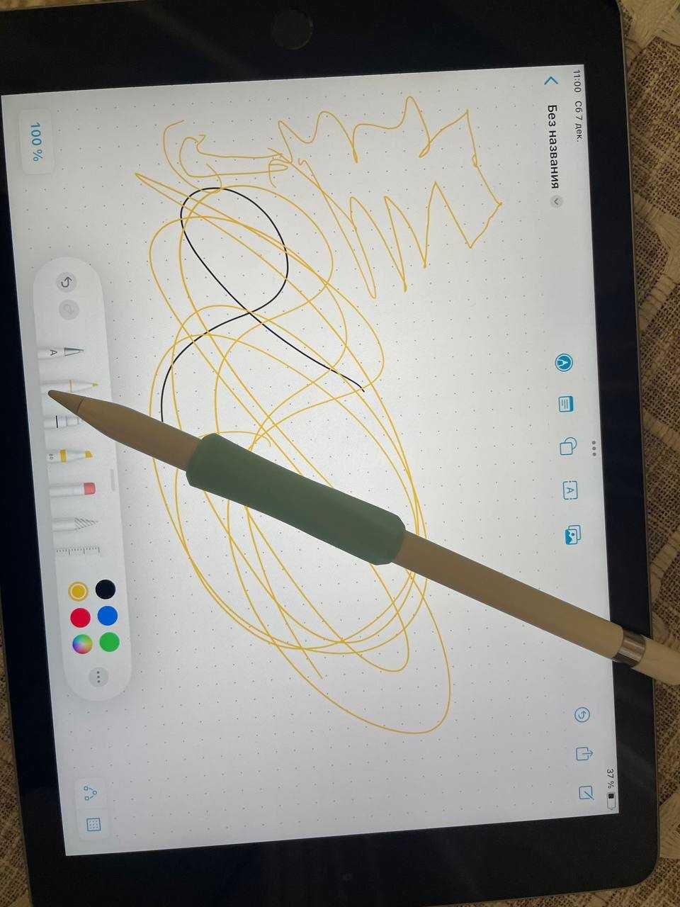 Apple Pencil в отличном состоянии + запасные наконечники