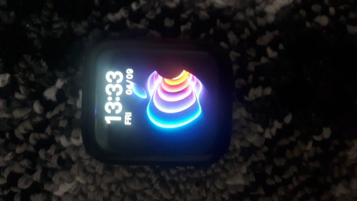 Smart watch sotiladi