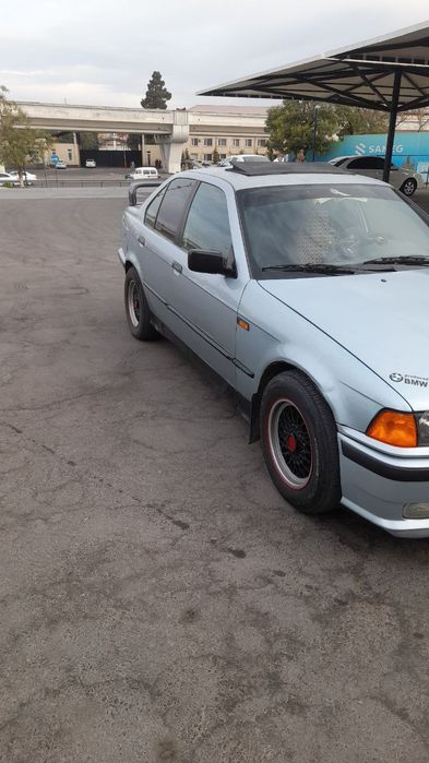 Bmw e36 m318 avtomobili