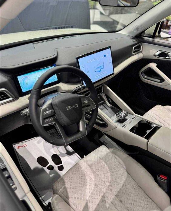 BYD Yuan up smart drive Naxt va nasiya