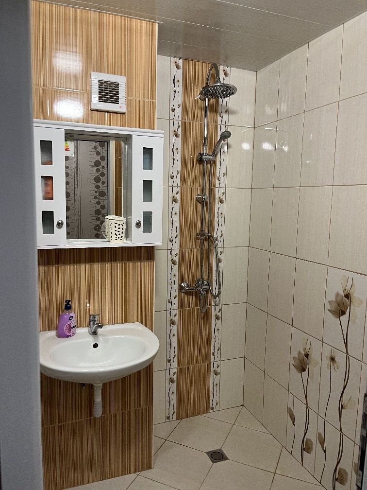 Дава се под наем Двустаен апартамент в Димитровград - 70 кв.м за 229.5 € - Снимка #1