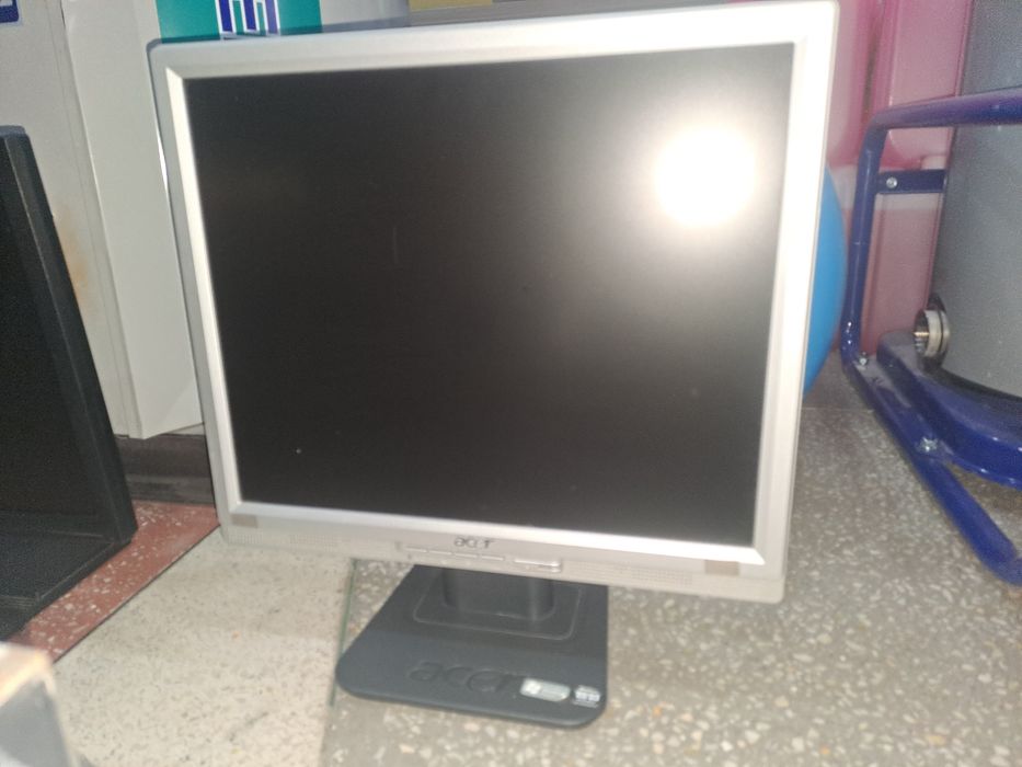 Монитор Acer( unk nown )