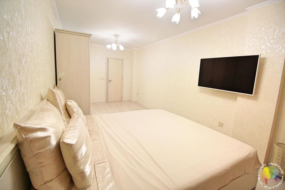 Дава се под наем Двустаен апартамент в Бургас, Лазур - 85 кв.м за 765 € - Снимка #13