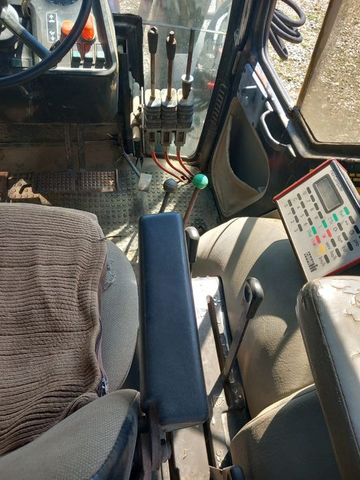 Case international 885 xl cu încărcător frontal