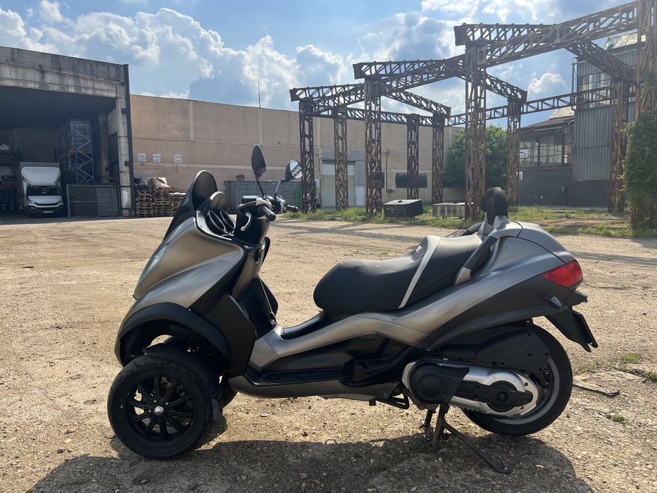 Piaggio mp3 400 LT se conduce cu cat B