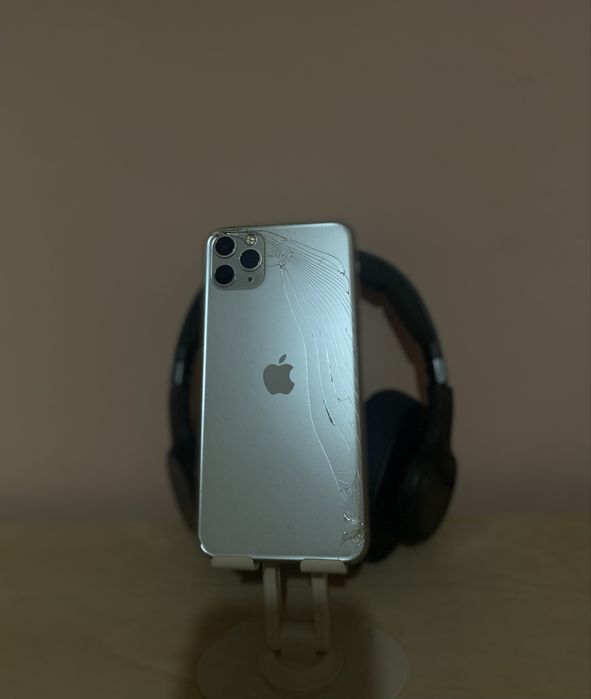 Iphone 11 PRO MAX - 68 GB - SILVER