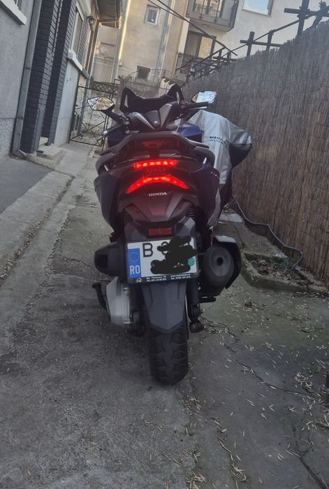 HONDA forza 350!