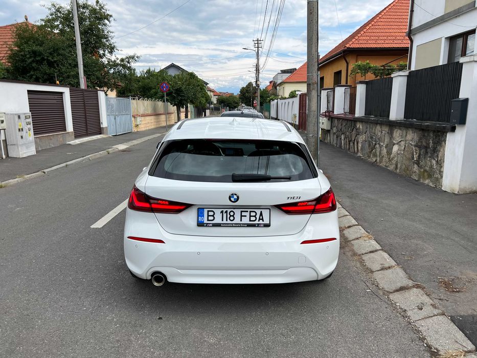 BMW Seria 1 118i HATCH Linia Model Advantage